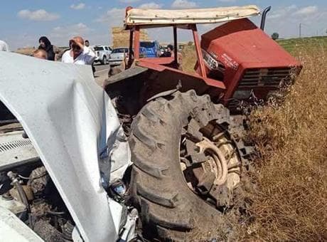 Çankırı'da otomobil traktöre çarptı: 3 ölü, 1 yaralı