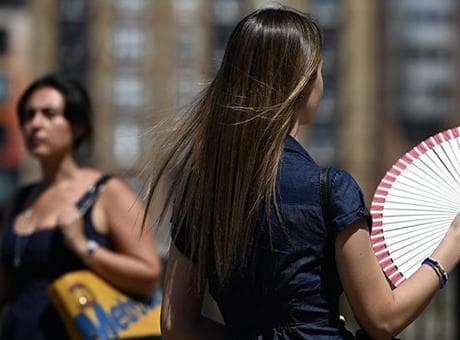 Sıcak hava dalgası Türkiye'ye ilerliyor: Tarih verildi! Güneş radyasyonu, aşırı meteorolojik olaylar...