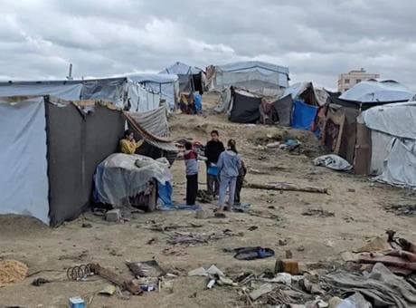 Gazze'de dram büyüyor! Plastik çadırlarda yaşam ölüm kalım mücadelesine dönüştü