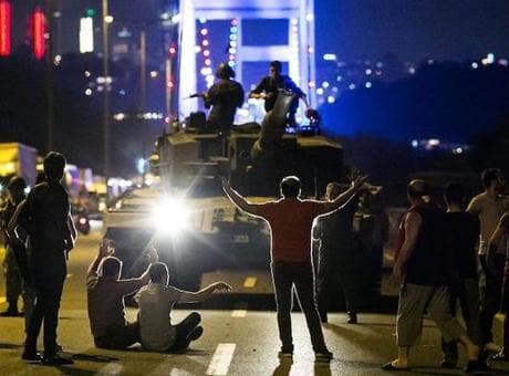 Siyasilerden '15 Temmuz' mesajları: Kahramanlık destanı yazıldı
