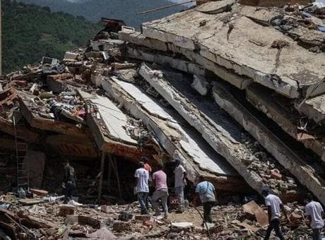 Venezuela'daki depremlerde hayatını kaybedenlerin sayısı 4 bin 734'e çıktı