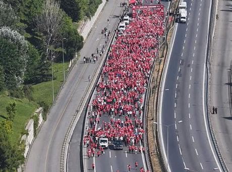 15 Temmuz Demokrasi ve Şehitleri Anma Yürüyüşü havadan görüntülendi: Unutmayacağız, unutturmayacağız