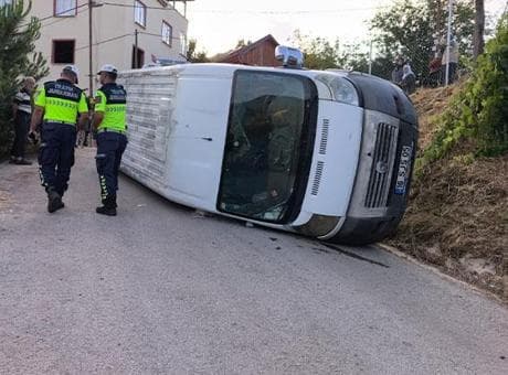 Bursa’da feci kaza! Tarım işçilerini taşıyan minibüs devrildi: Çok sayıda yaralı var