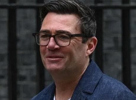 İngiltere'de iktidardaki İşçi Partisi'nin yeni lideri Andy Burnham oldu! İlk mesaj geldi