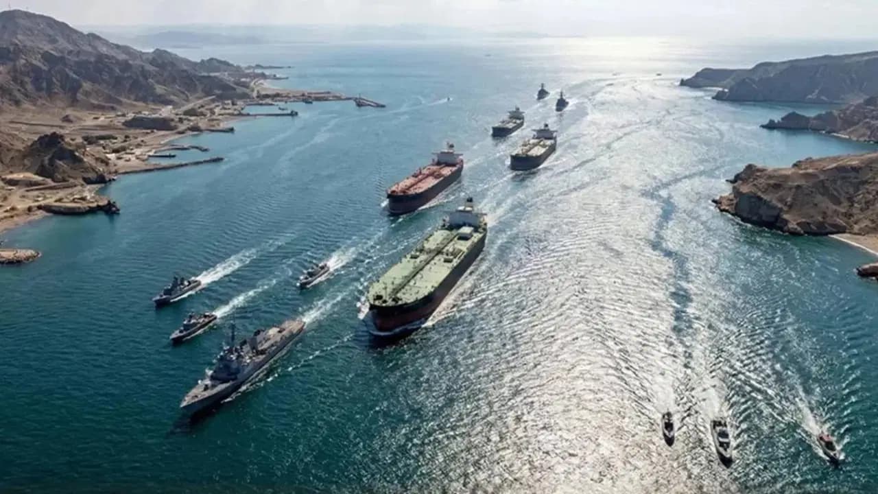 CENTCOM'dan Hürmüz açıklaması: 88 ticari geminin rotası değiştirildi, 4 gemi 'etkisiz hale getirildi'