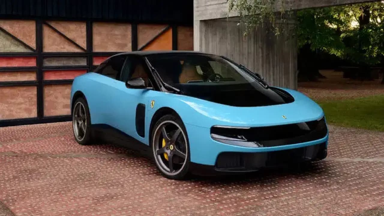 Ferrari’nin elektrikli modeli İtalya’yı karıştırdı: Tepki yağdı