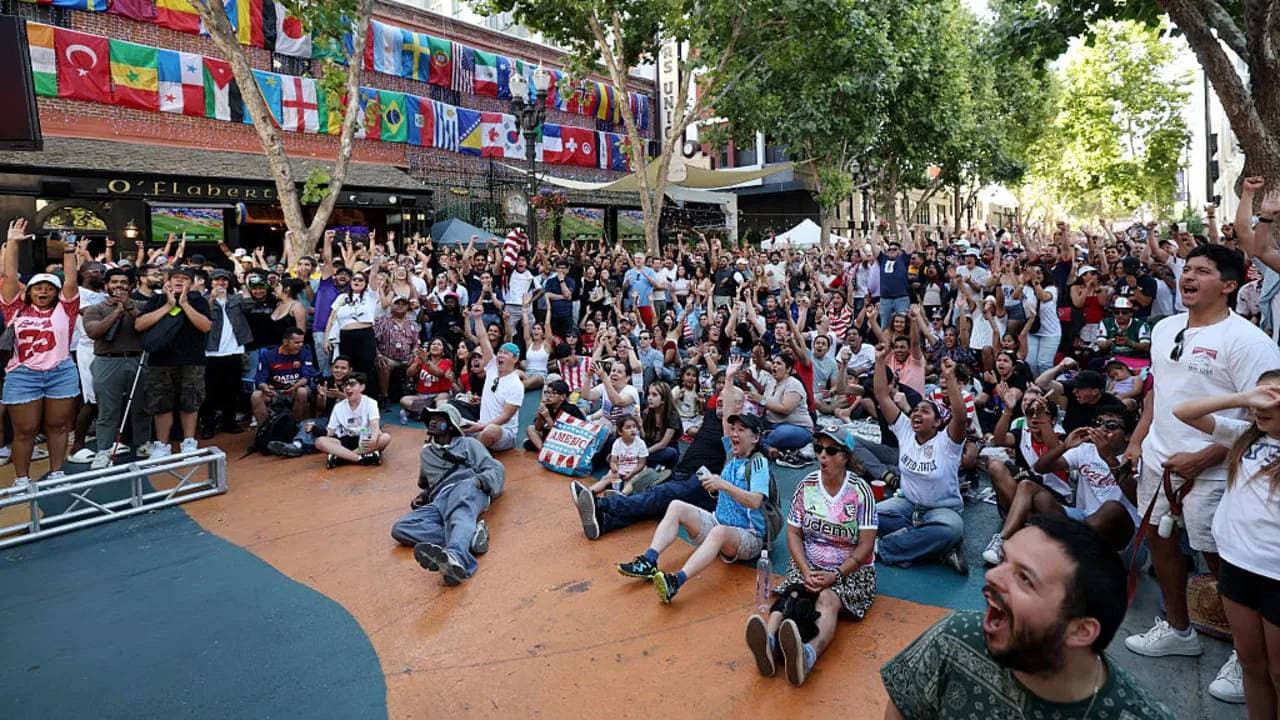 Dünya Kupası taraftar alanında silahlı saldırı: Ölü ve yaralı var