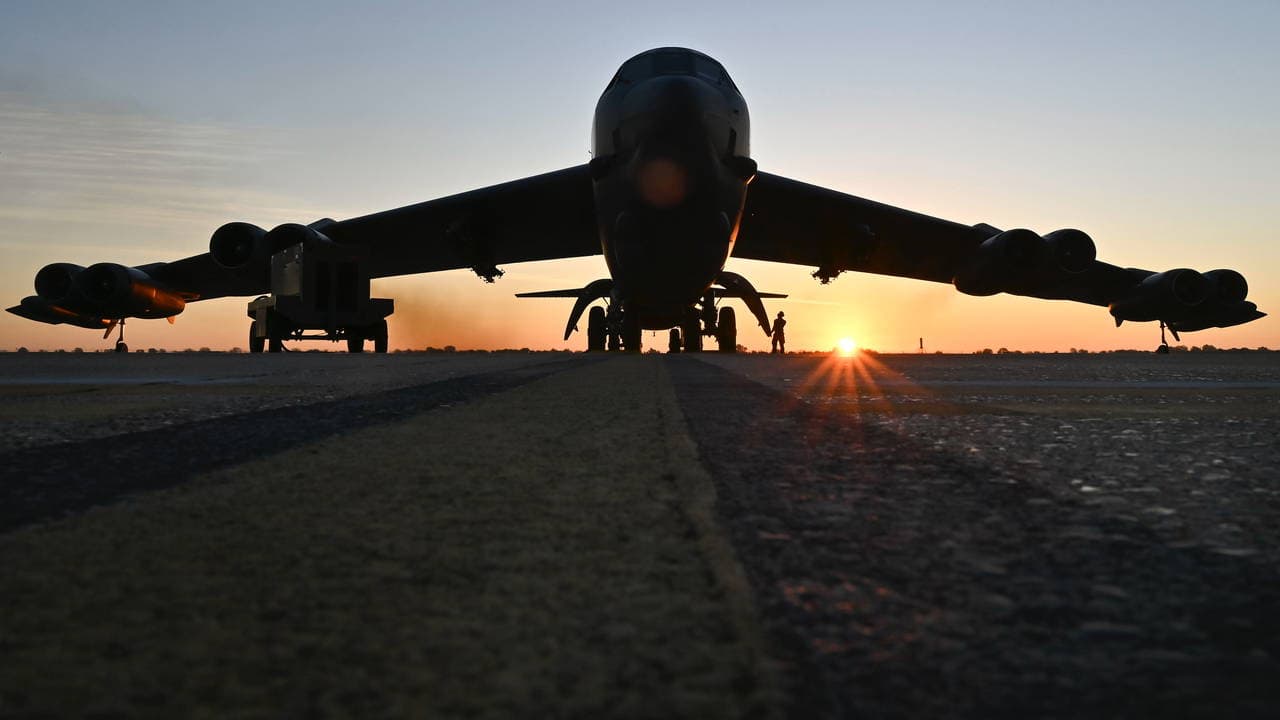 İlk kez İran üzerinde uçtu: Nükleer taşıma kapasitesine sahip B-52 bombardıman uçağının özellikleri