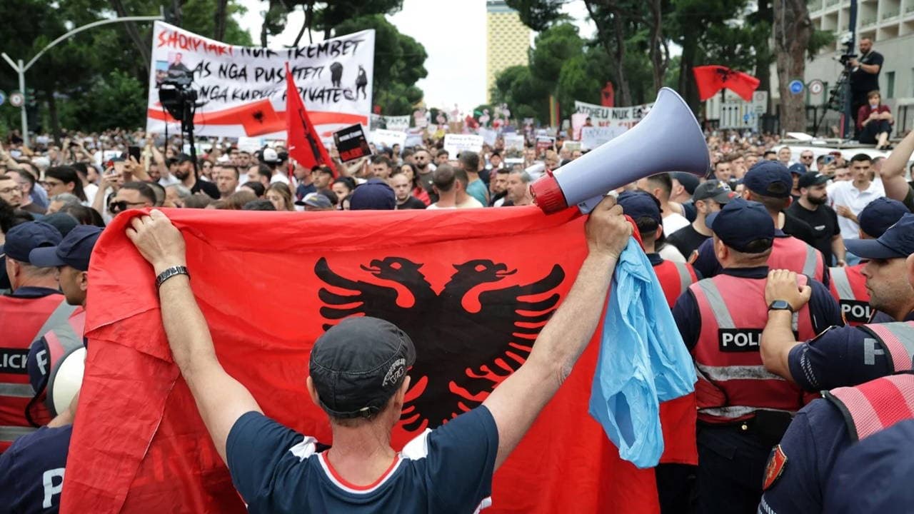Trump'ın damadı Arnavutluk'ta kriz yarattı... Eylemler Yunanistan ve İtalya'ya sıçradı!
