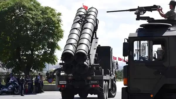 Kremlin: Türkiye ile S-400'lerin geleceği konusunda temas halindeyiz