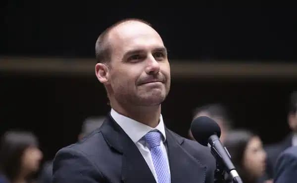 Brezilya’da Bolsonaro dosyası büyüyor: Oğluna hapis cezası verildi