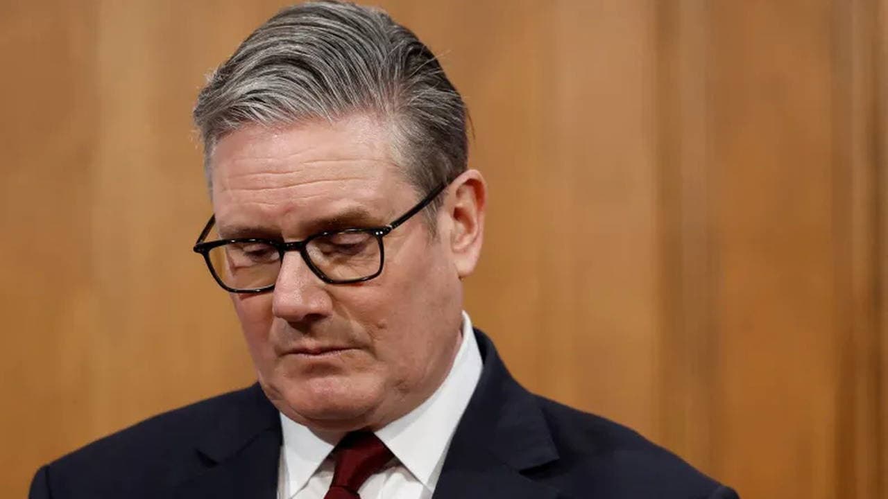 İşçi Partisi’nde çatlak büyüyor: İngiltere Başbakanı Starmer’a istifa baskısı