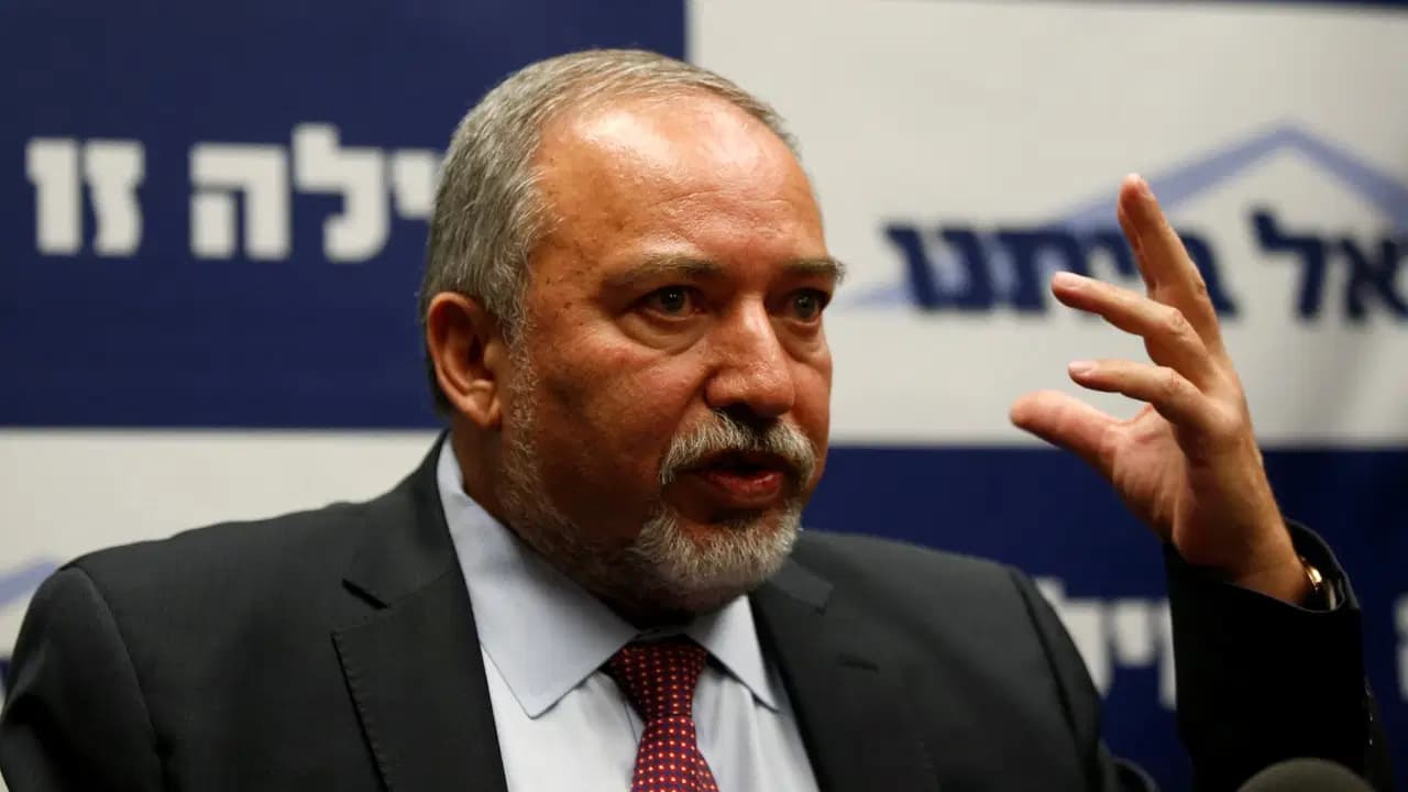 Eski Savunma Bakanı’ndan sarsıcı iddia: İsrail ordusunun mühimmatı bitiyor