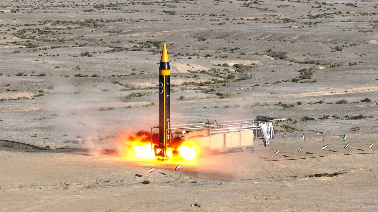 İran, 4 bin kilometre uzaklıktaki ABD üssünü hedef aldı