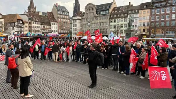 Ekrem İmamoğlu'nun tutukluluğunun birinci yılı, Fransa’da protesto edildi