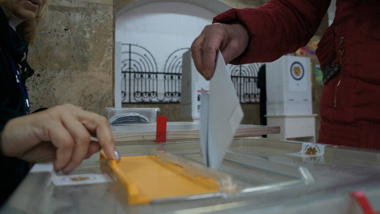 Ermenistan'da oy verme işlemi sona erdi: Katılım oranı yüzde 48.92