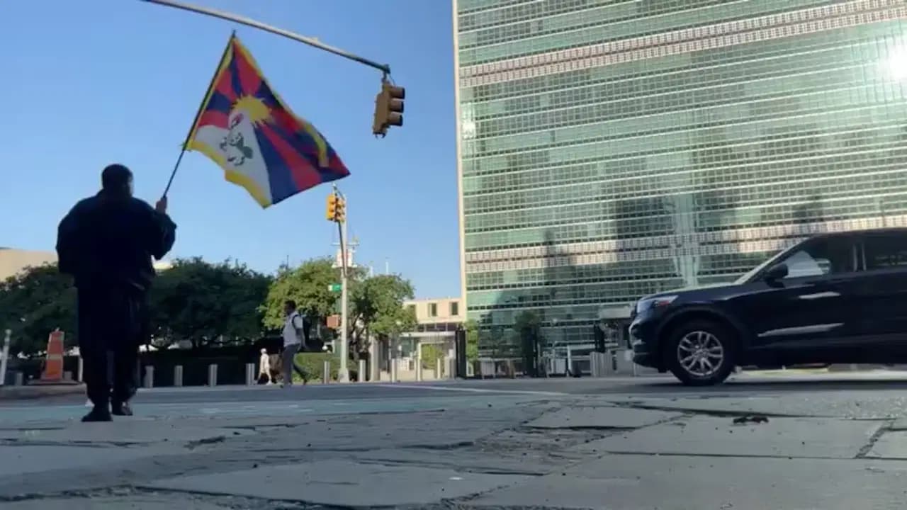 Tibetli aktivistin BM önündeki protestosu ölümle sonuçlandı