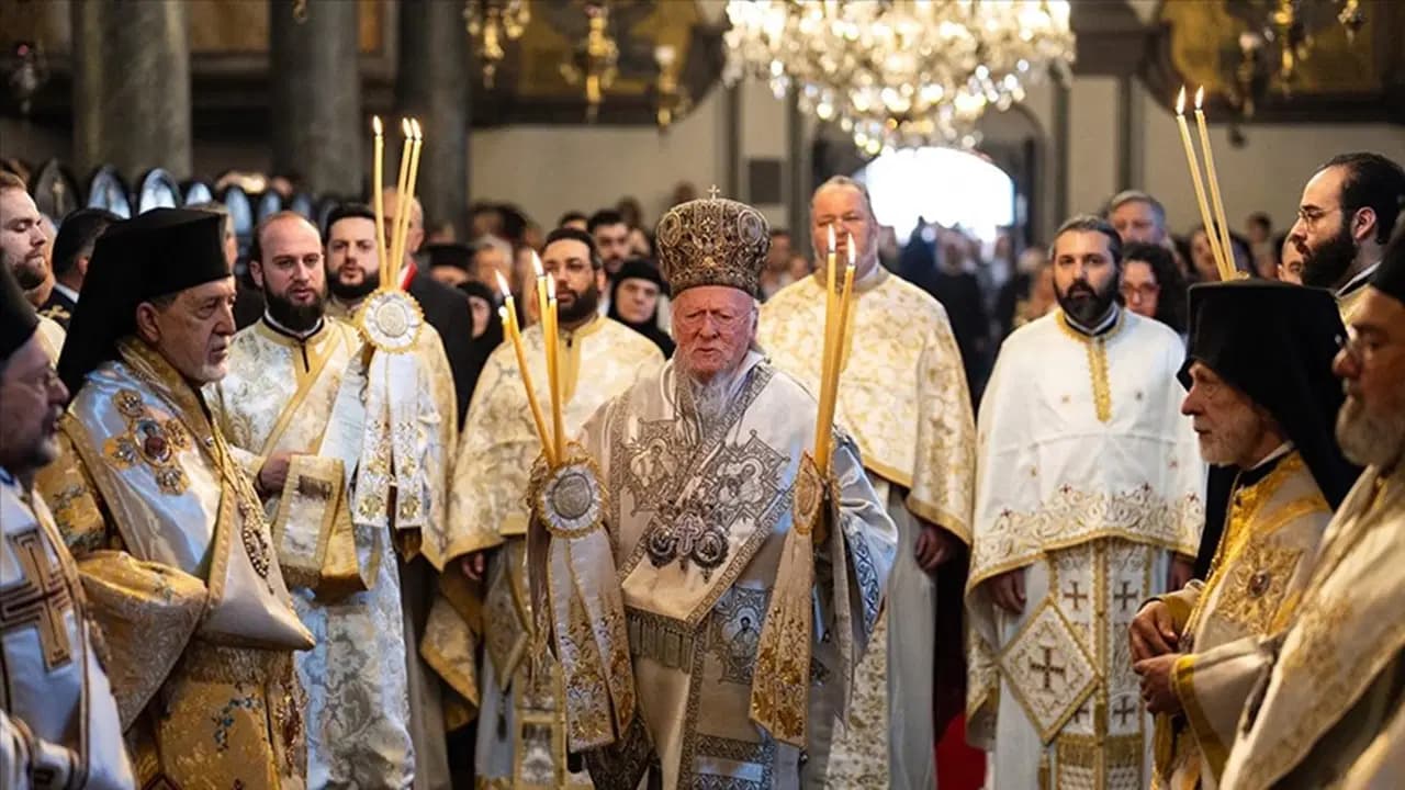 Patrikhane'nin çift cepheli krizi: Moskova'yla husumet, Ankara'yla ihtilaf
