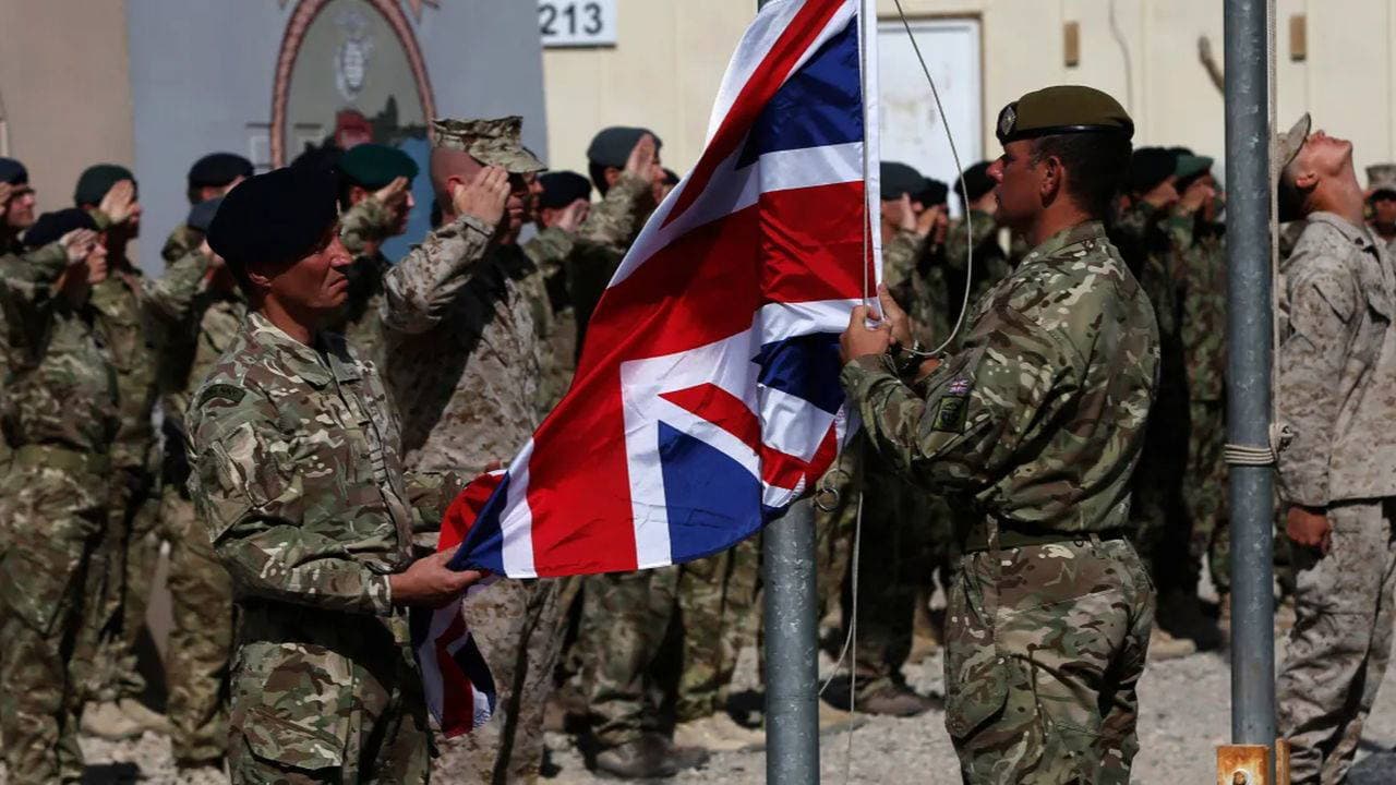 İran saldırıları İngiliz üslerine kadar uzandı: Londra alarma geçti