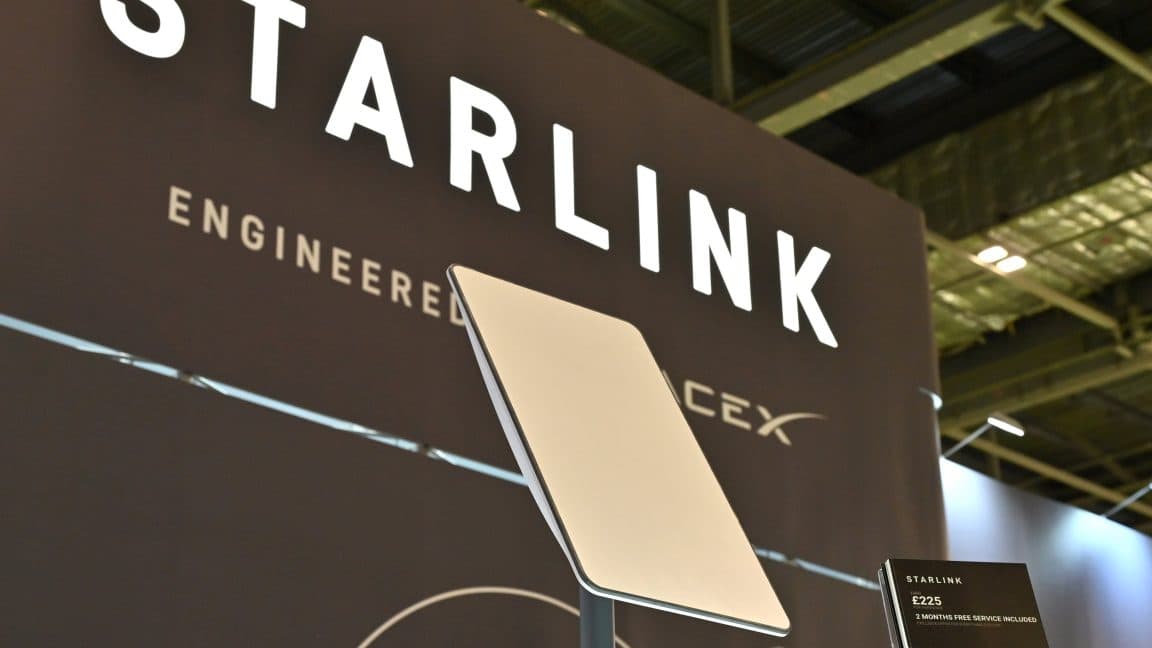 Starlink, tek seferlik satın alımlardan uzaklaşarak aylık 10 ABD Doları donanım ücreti alıyor