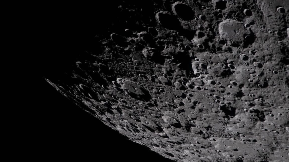 NASA, bir "çevre" konusunu tartışmak da dahil olmak üzere Ay Üssü'nün inşasına yönelik adımlar atıyor
