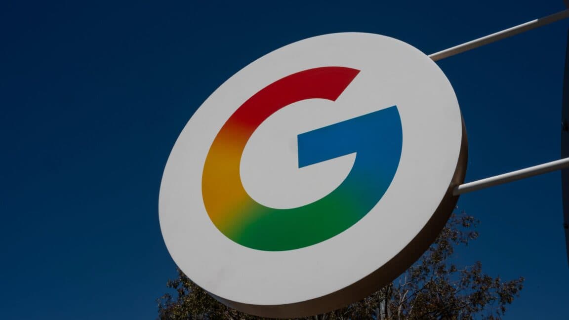 Google, AI aramasına daha net bağlantılar koyma ve Birleşik Krallık yayıncılarının kapsam dışında kalmasına izin verme emri verdi