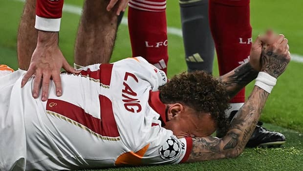 Galatasaray'dan Liverpool maçında sakatlanan Osimhen ve Lang için açıklama! 'Kolunda krık tespit edildi'