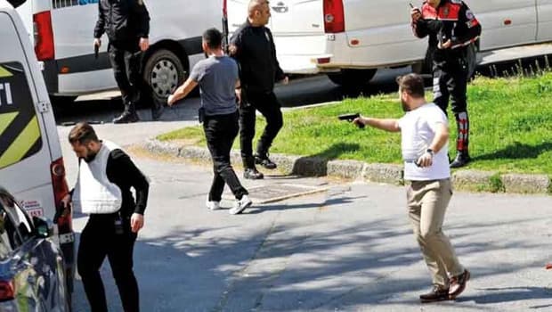 Katliamı önleyen kahraman polis 4 silah 8 şarjör kullandı