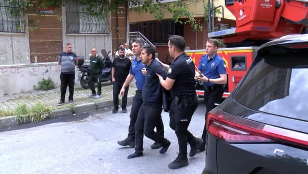 Annesini rehin aldı, ağabeyinin ihbarıyla yakalandı