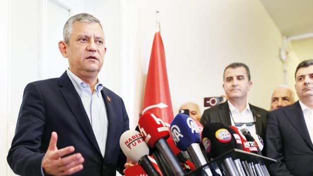CHP’de kürsü krizi