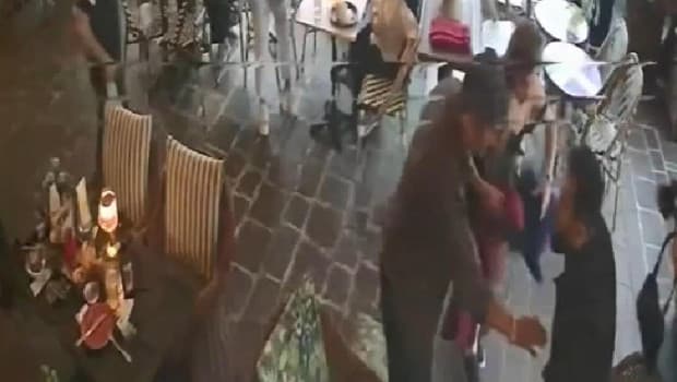 İstanbul'daki AVM'de silahlı saldırı: Galericinin dövmesine iltifat etti, daha sonra gelip tetiğe bastı
