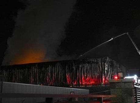 Ankara'da ilaç fabrikasında çıkan yangına müdahale ediliyor