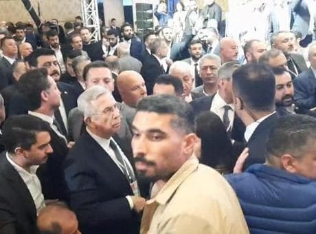Türkiye Belediyeler Birliği toplantısı karıştı