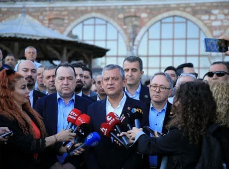 Son dakika... Özgür Özel'den 'yeni parti' sorusuna yanıt