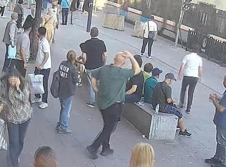 İstanbul 6 yaşındaki çocuk raylara düşüp tramvayın altında kalarak öldü