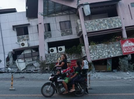 7,8 büyüklüğündeki depremde ölü sayısı 45'e yükseldi! Filipinler'de acı olay