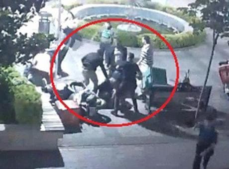 Bursa'da işverenler ile motokuryelerin kavgası kamerada! 10 gözaltı
