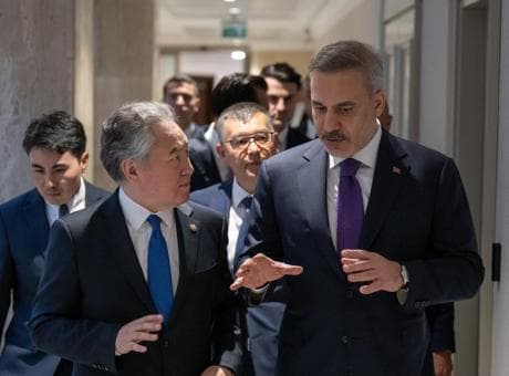 Dışişleri Bakanı Hakan Fidan, Kırgızistan mevkidaşı ile basın toplantısı düzenliyor