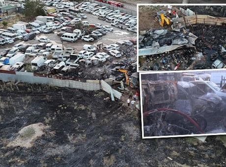 İzmir'de yediemin otoparkı alevlere teslim! 50 motosiklet ile 12 araç kül oldu