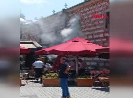 Son dakika... Mısır Çarşısı'nda yangın! Ekipler sevk edildi
