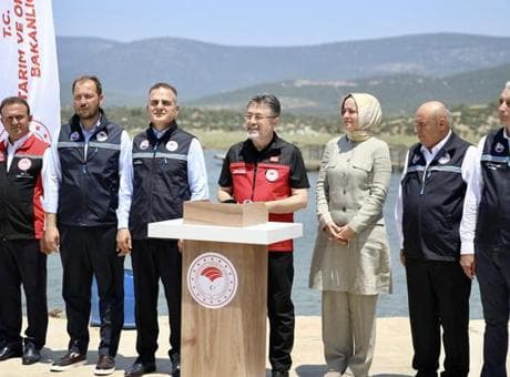 Bakan Yumaklı: Türkiye'nin su ürünleri ihracatı 2,3 milyar dolara ulaştı