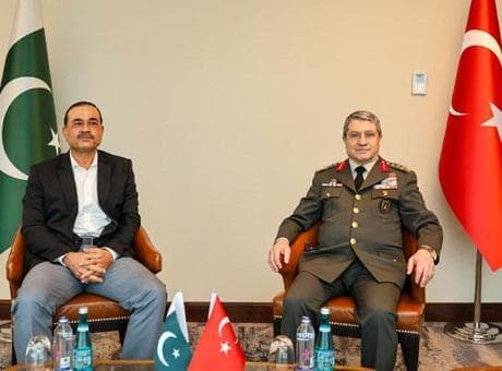 Genelkurmay Başkanı Orgeneral Bayraktaroğlu, Pakistanlı mevkidaşı Munir ile bir araya geldi