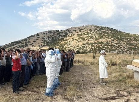 Kene tehlikesi bir can daha aldı! Cenazesinde alınan tedbirler dikkat çekti