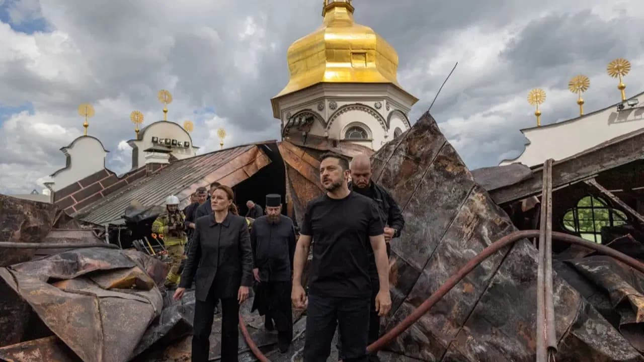 UNESCO mirası manastır hedef alındı: Moskova ve Kiev karşı karşıya geldi