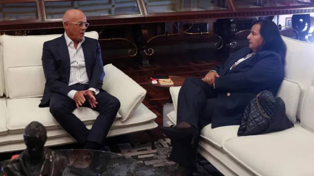 Venezuela’da iktidar ve muhalefet masaya oturuyor