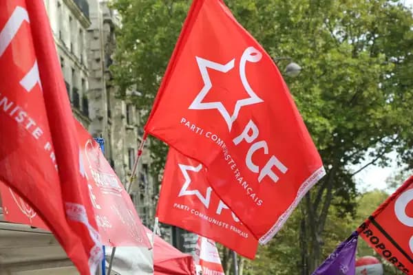 Fransız Komünist Partisi'nden Sezen Aksu’nun şarkısıyla paylaşım